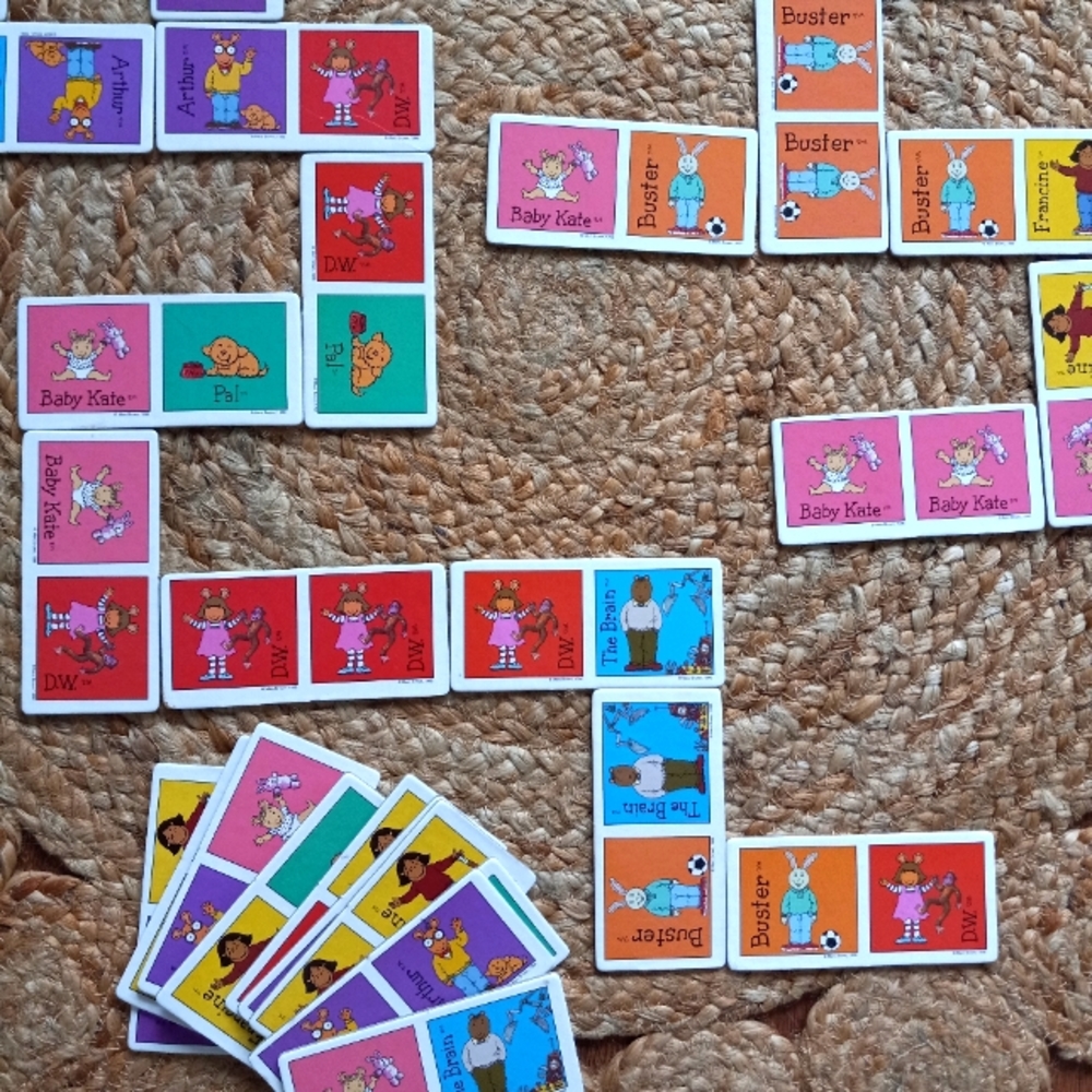 VINTAGE 1996 Arthur Dominos Matching Game